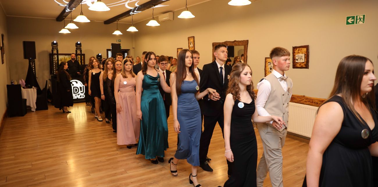 Bal Ósmoklasistów z Jedynki. Zobacz zdjęcia
