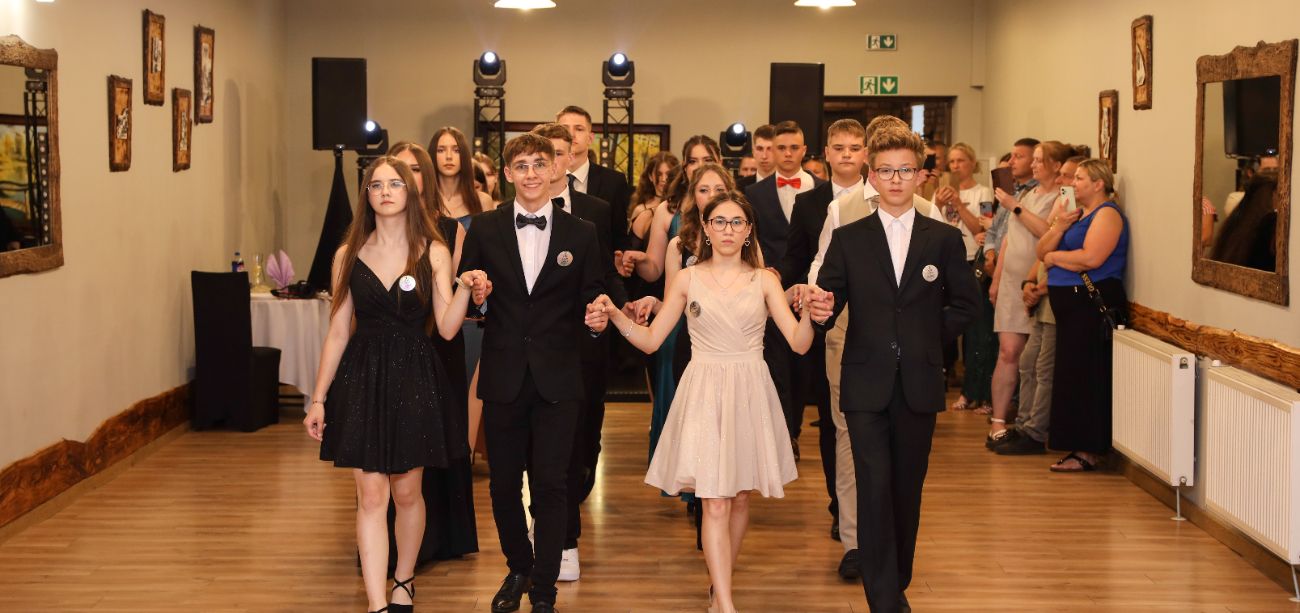 Bal Ósmoklasistów z Jedynki. Zobacz zdjęcia