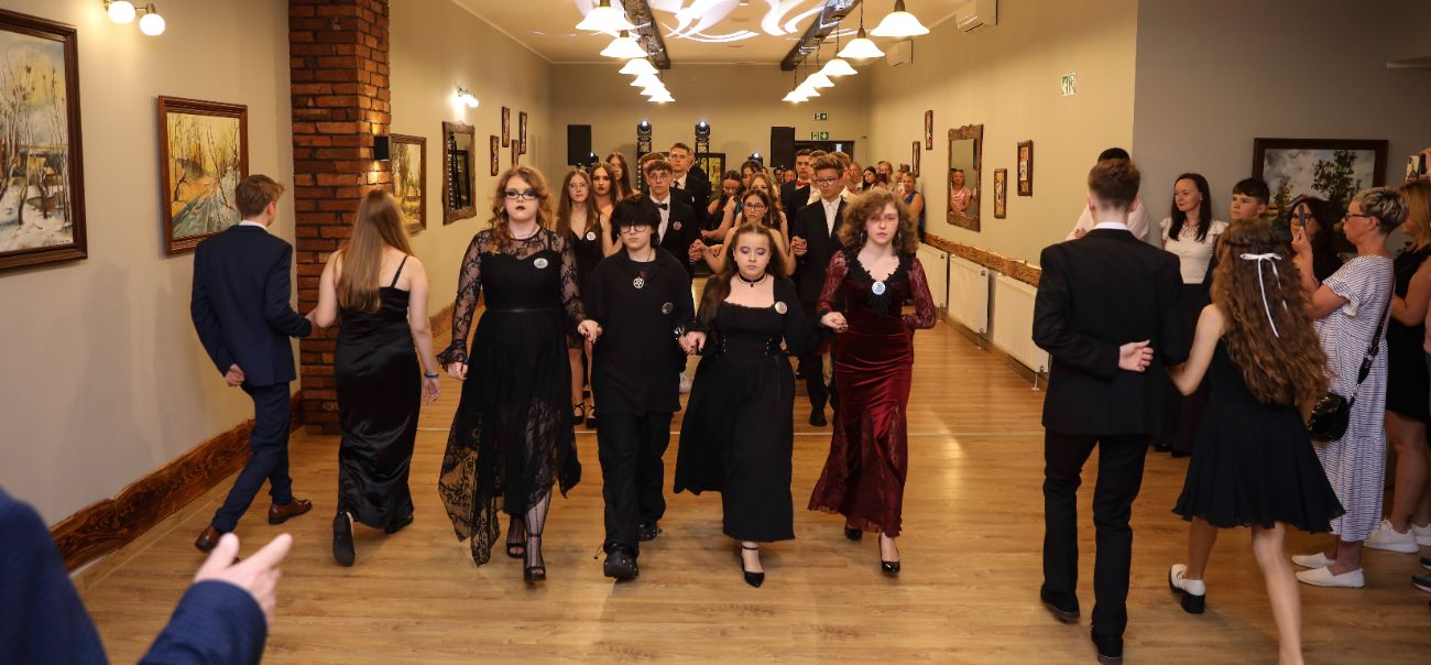 Bal Ósmoklasistów z Jedynki. Zobacz zdjęcia