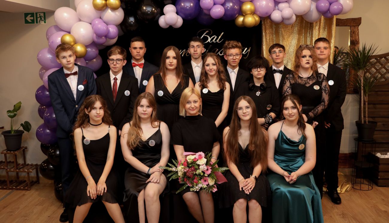 Bal Ósmoklasistów z Jedynki. Zobacz zdjęcia