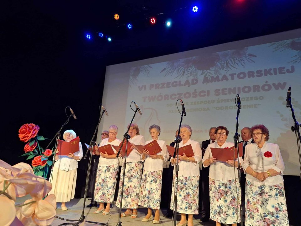 Klub seniora świętował. Zjechały się zespoły z powiatu i województwa