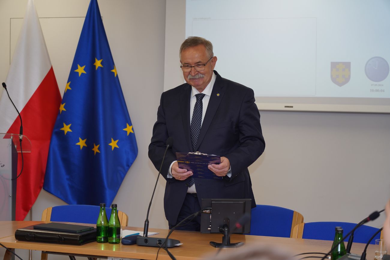 Słupeccy radni po pierwszej sesji. Zobacz zdjęcia