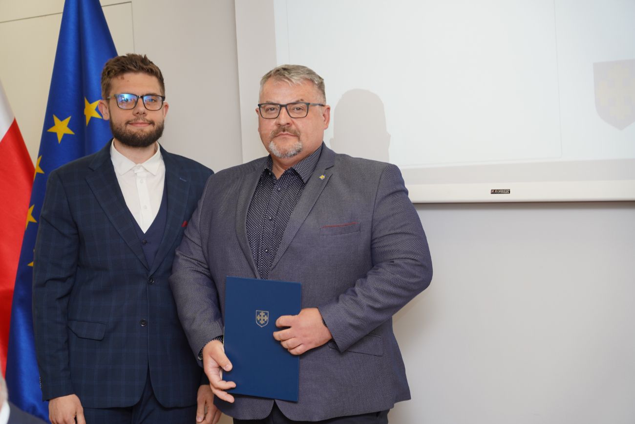 Słupeccy radni po pierwszej sesji. Zobacz zdjęcia