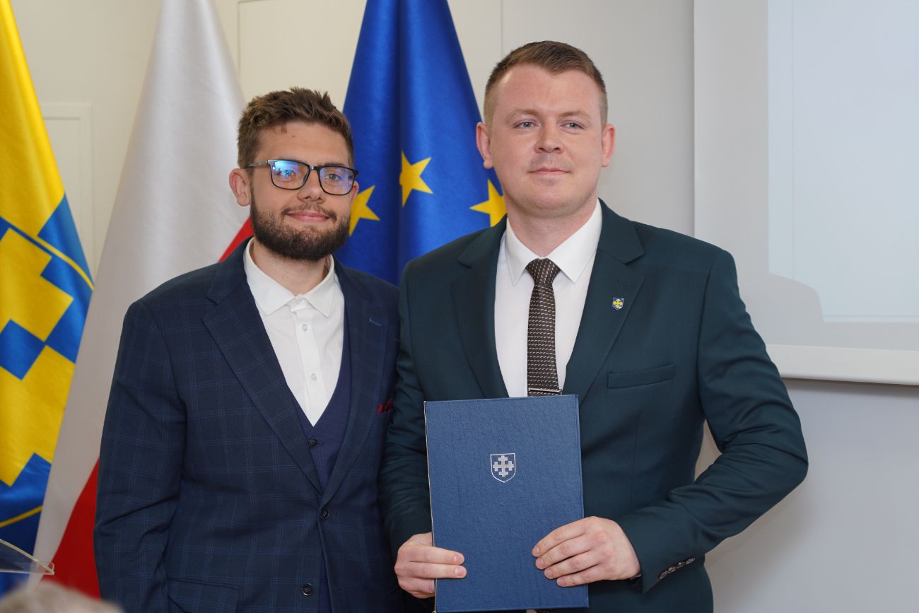 Słupeccy radni po pierwszej sesji. Zobacz zdjęcia