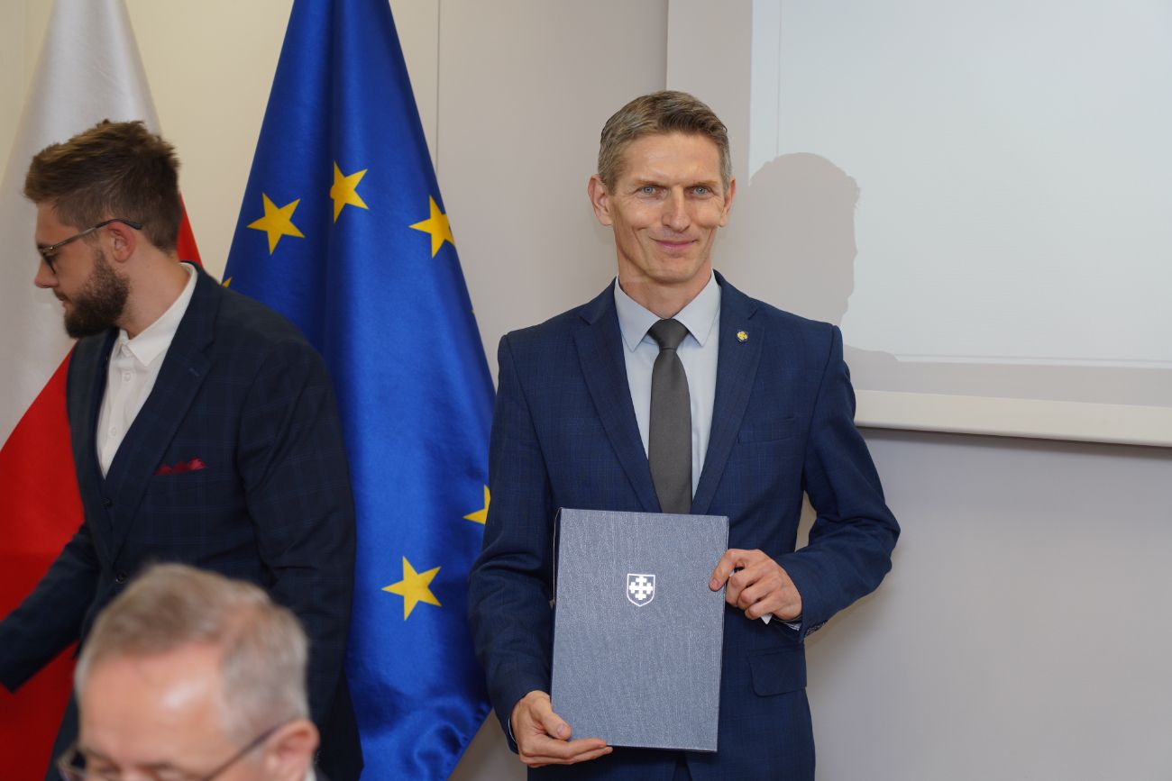 Słupeccy radni po pierwszej sesji. Zobacz zdjęcia