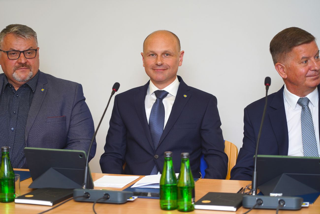 Słupeccy radni po pierwszej sesji. Zobacz zdjęcia