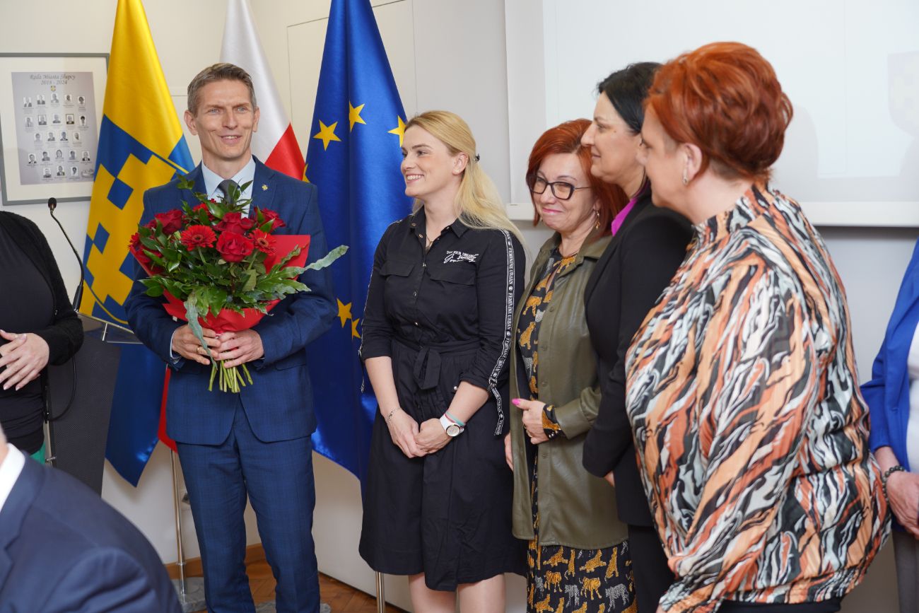 Słupeccy radni po pierwszej sesji. Zobacz zdjęcia