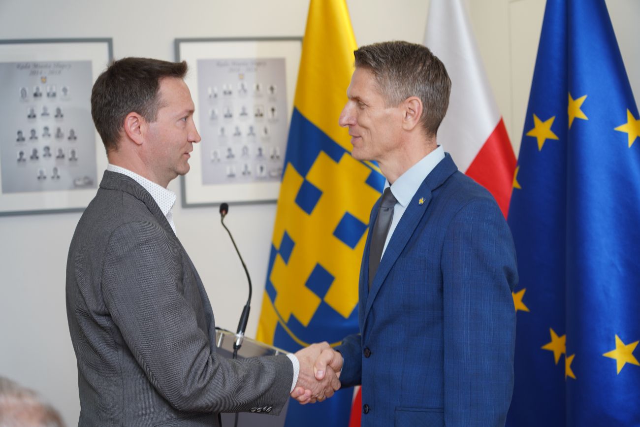 Słupeccy radni po pierwszej sesji. Zobacz zdjęcia