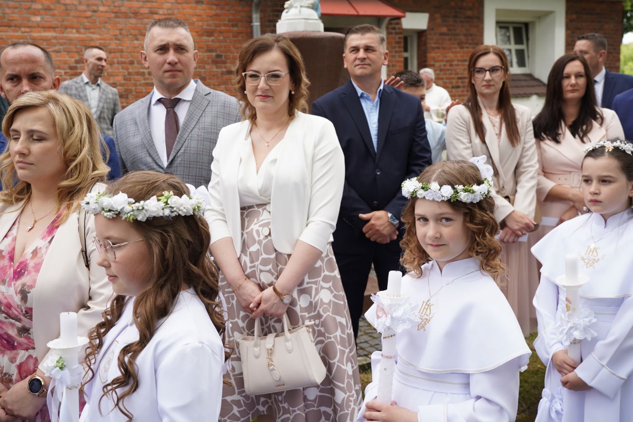 Komunia w Ostrowitem. Zobacz zdjęcia