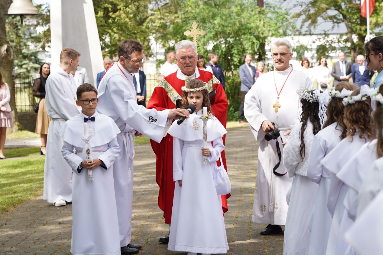 Komunia w Ostrowitem. Zobacz zdjęcia
