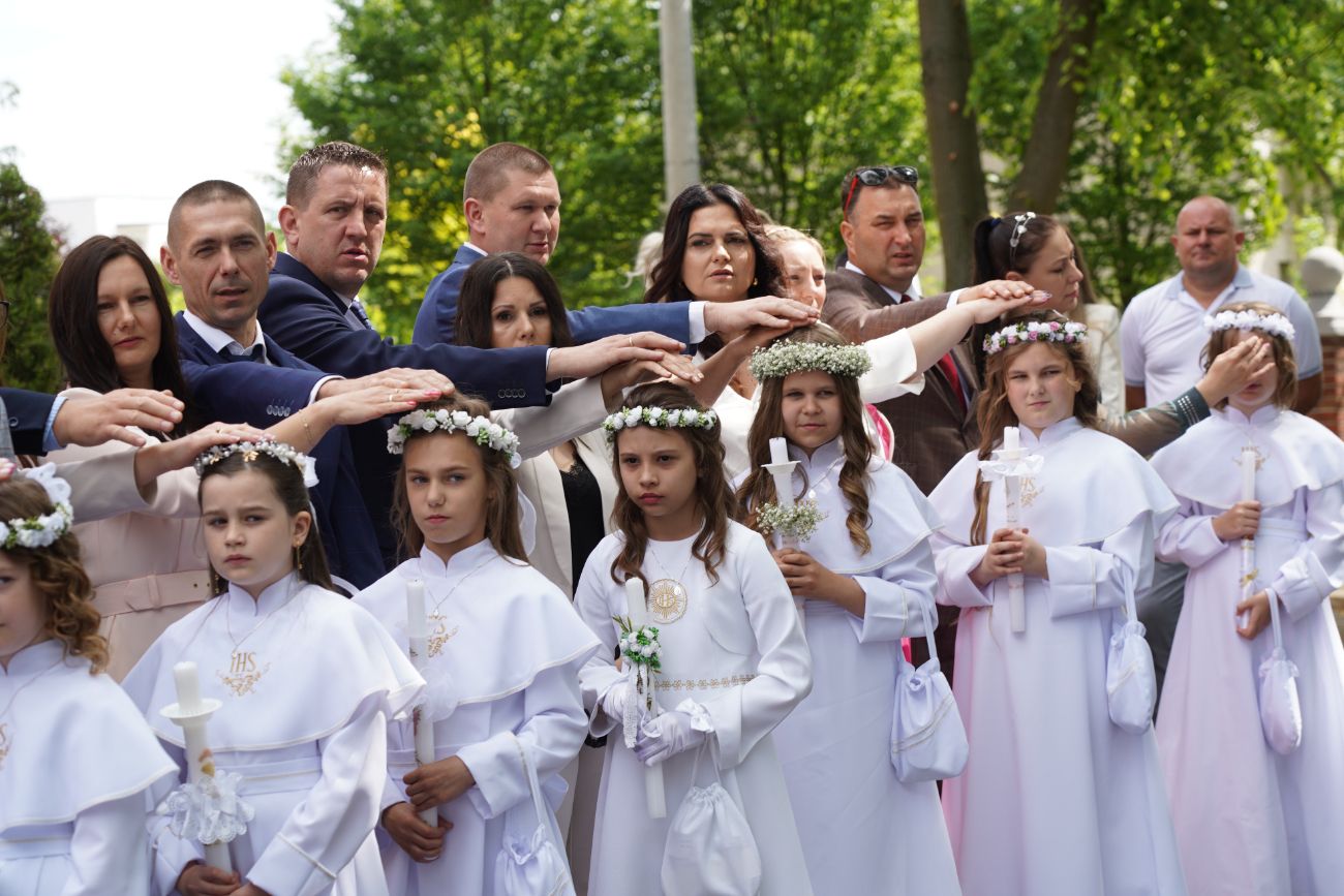 Komunia w Ostrowitem. Zobacz zdjęcia