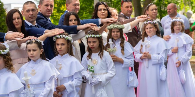 Komunia w Ostrowitem. Zobacz zdjęcia