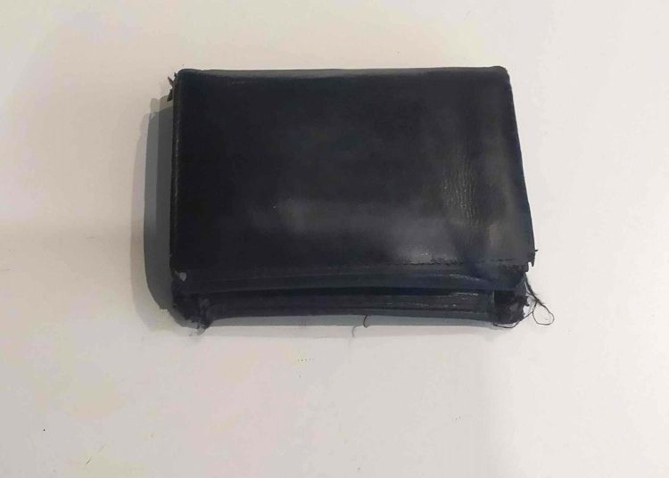 Zostawił porfel przy punkcie z lodami. Wiemy, gdzie może go odebrać