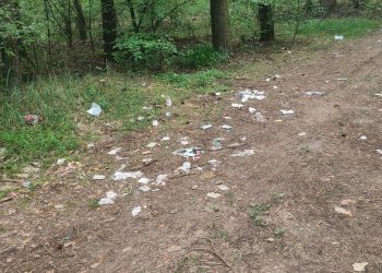 Śmieci codziennie przybywa, zwłaszcza po zabawie. „Tak dłużej być nie może”