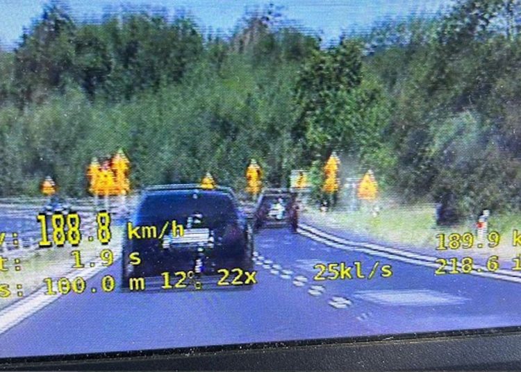 Kierowca BMW pędził 188 km/h. Wiemy, ile zapłaci