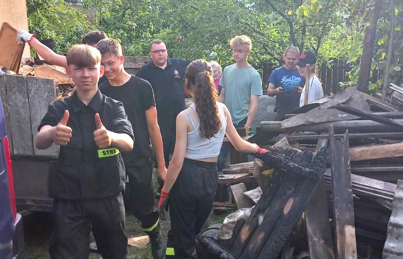 Młodzi strażacy ruszyli z pomocą