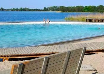 Będzie bezwzględny zakaz kąpieli w basenie