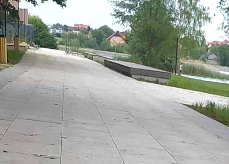 Ten przepis może pozwolić Ci przejechać się rowerem po promenadzie. Ale jest ważny warunek