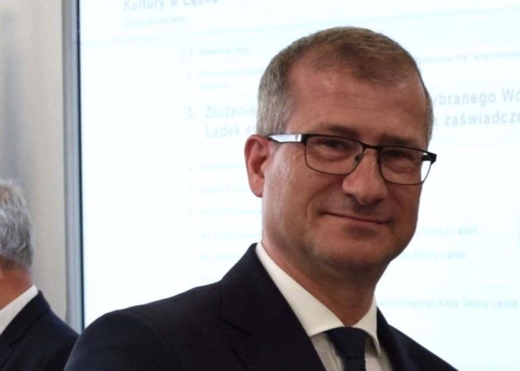 Radni ustalili pensję Artura Miętkiewicza