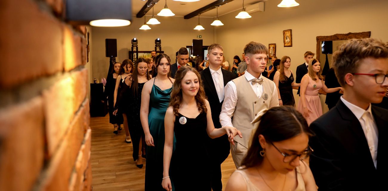 Bal Ósmoklasistów z Jedynki. Zobacz zdjęcia