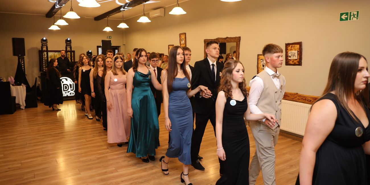 Bal Ósmoklasistów z Jedynki. Zobacz zdjęcia