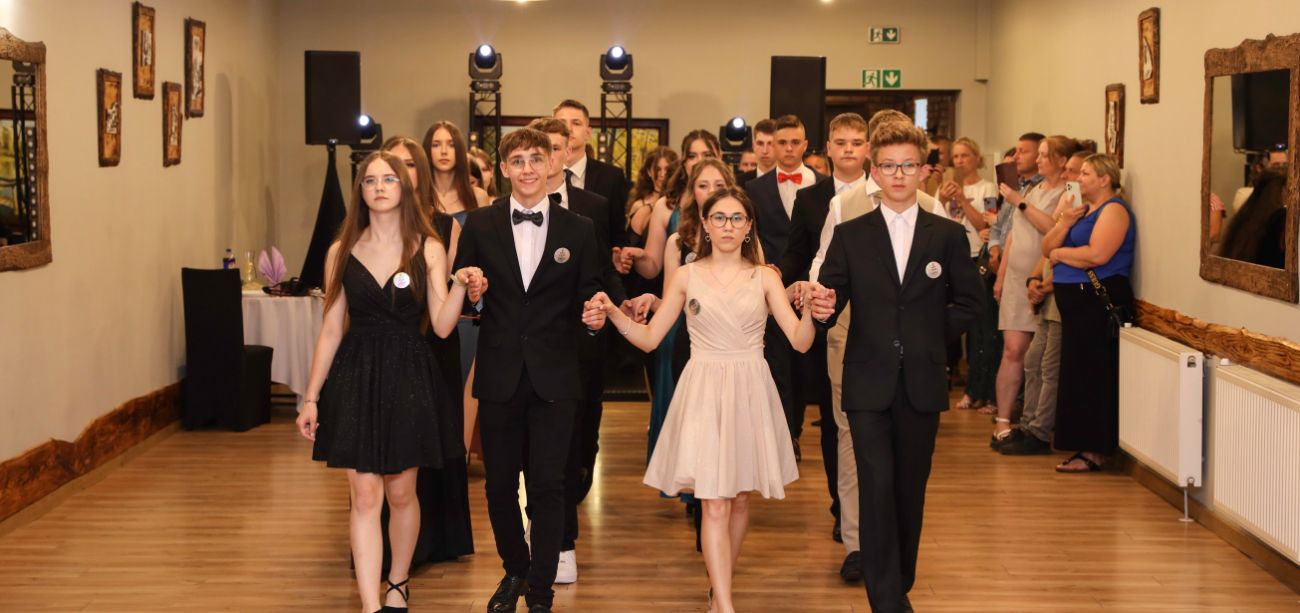 Bal Ósmoklasistów z Jedynki. Zobacz zdjęcia