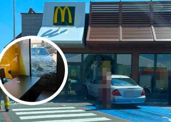 Samochód wjechał w słupeckiego McDonalds’a