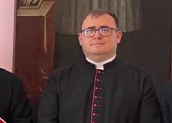 Nie będzie dyrektorem, zostanie proboszczem