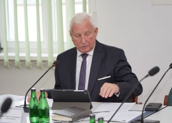 Przewodniczący Rady Powiatu wybrany. Nie wszyscy go poparli