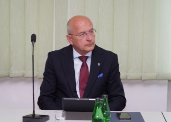 PiS walczył do końca. „Skoro był dobry to po co zmieniać?”