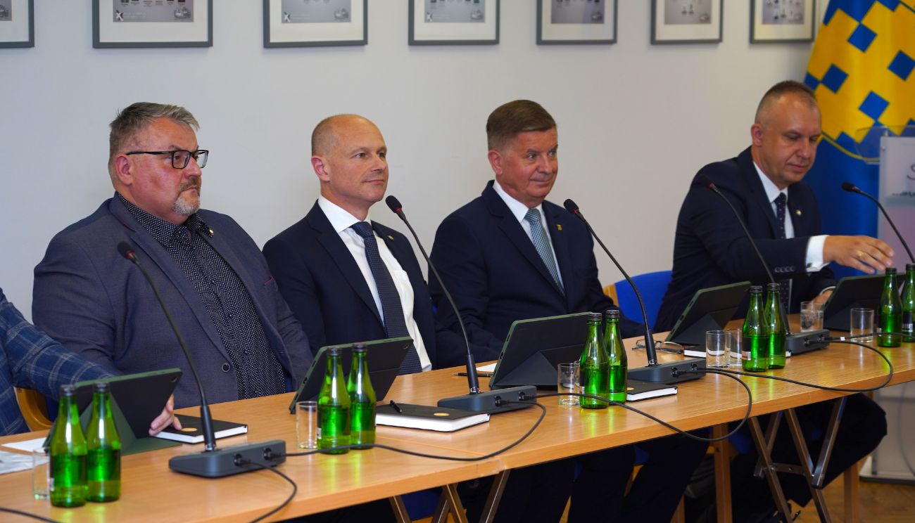 Słupeccy radni po pierwszej sesji. Zobacz zdjęcia