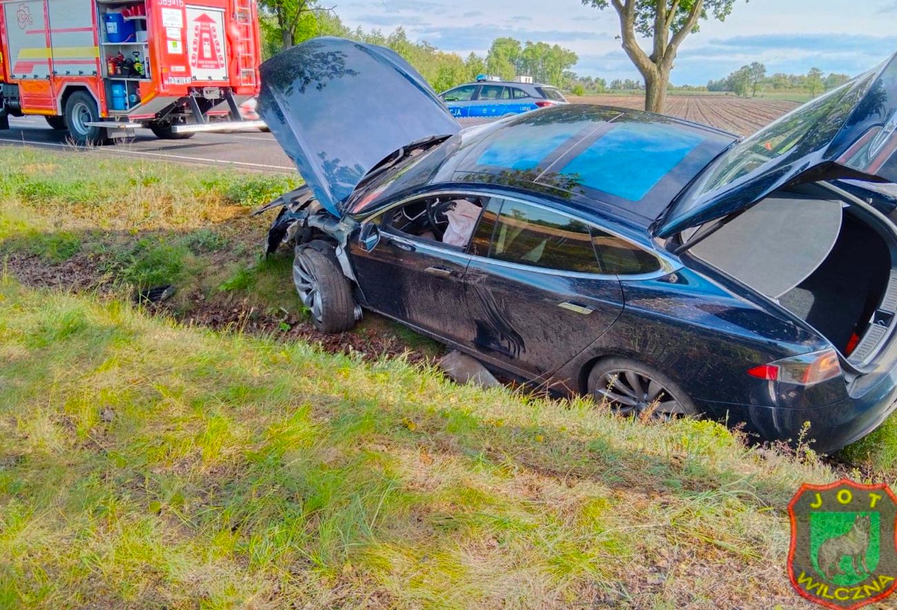 Zderzyły się dwa auta. Jedna osoba w szpitalu