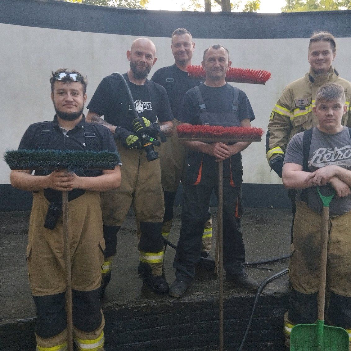 Druhowie z Ciążenia posprzątali Skwerek