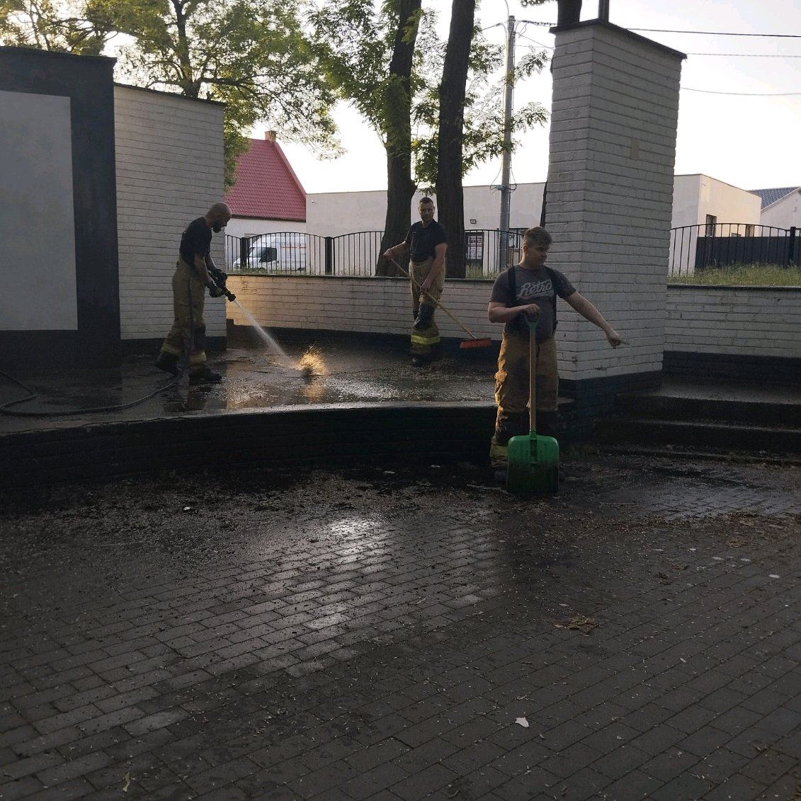 Druhowie z Ciążenia posprzątali Skwerek