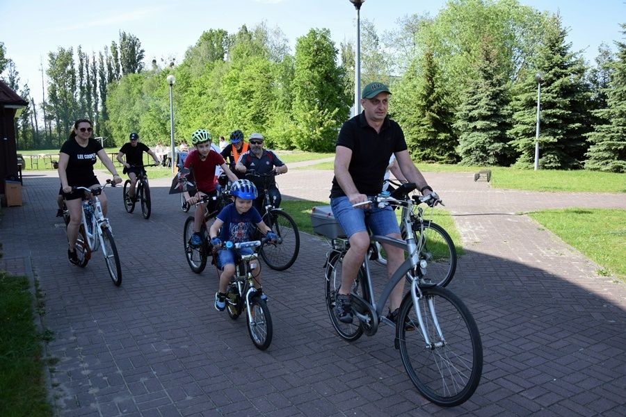 Rozpoczęli majówkę na sportowo. Na trasie ponad 130 rowerzystów ZDJĘCIA