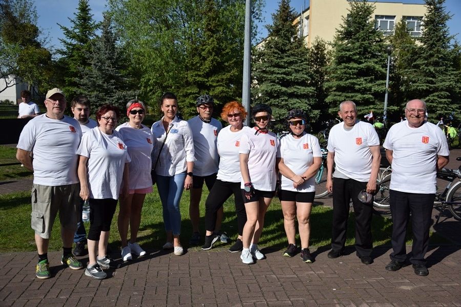 Rozpoczęli majówkę na sportowo. Na trasie ponad 130 rowerzystów ZDJĘCIA