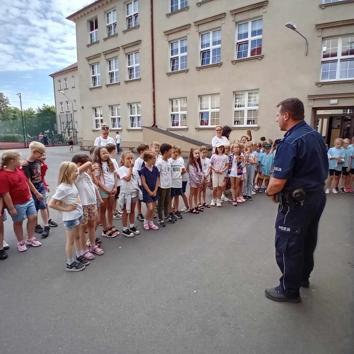 Wakacyjne ABC z dzielnicowym w Jedynce