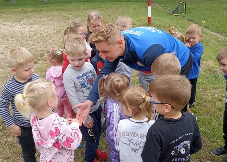 Przedszkolaki z Kotuni spotkały się z trenerem