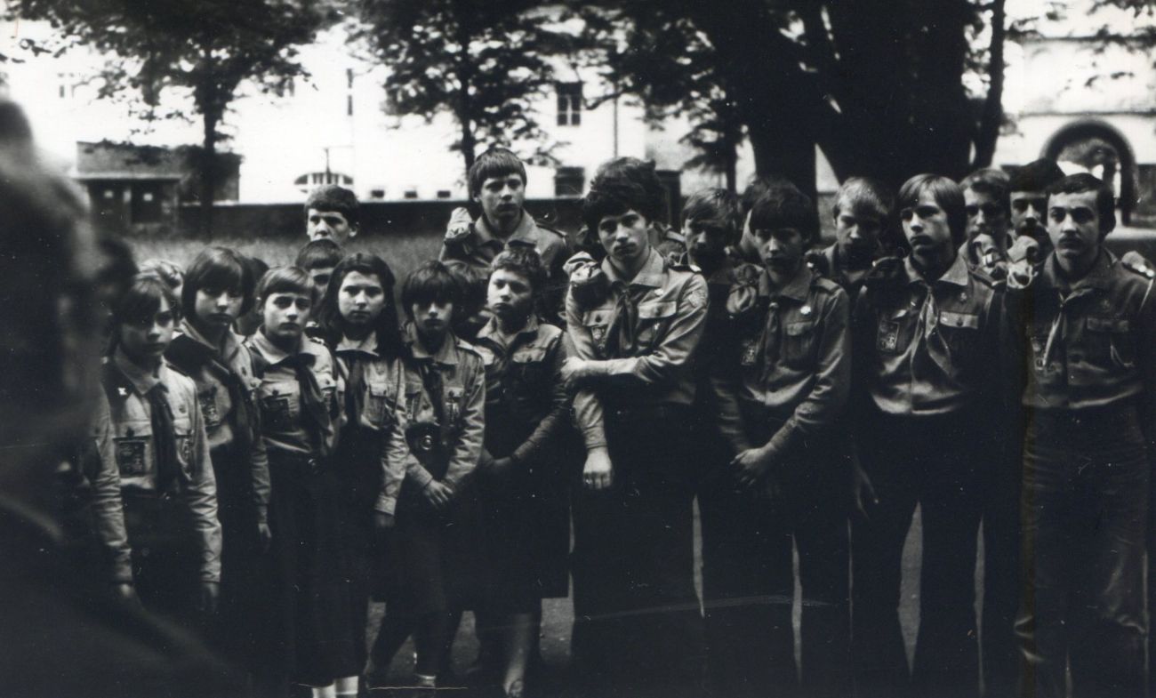 To zdjęcia z 1980 roku. Kto się rozpozna?