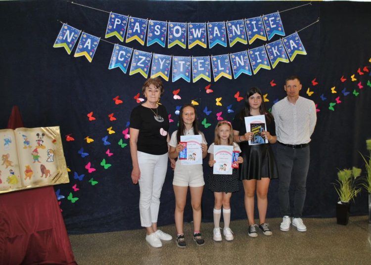 Pasowanie na czytelnika w Drążnej