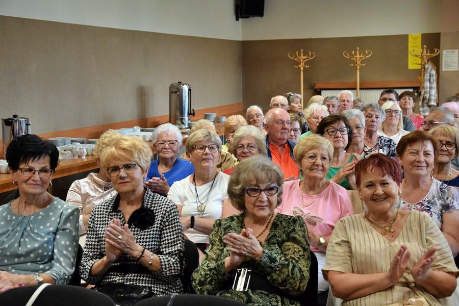 Zdali indeksy i rozpoczęli wakacje. Rekordzistka zaliczyła 165 godzin zajęć na Uniwersytecie