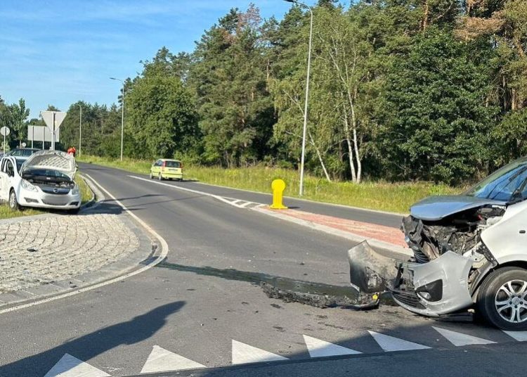 Rozbite samochody i poszkodowani. Pechowy poranek w Powidzu