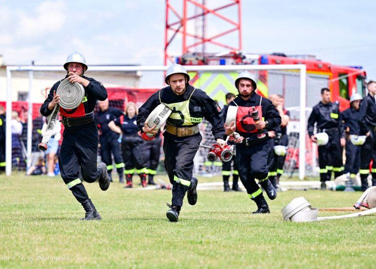 Zobacz te emocje. Strażacka rywalizacja na zdjęciach