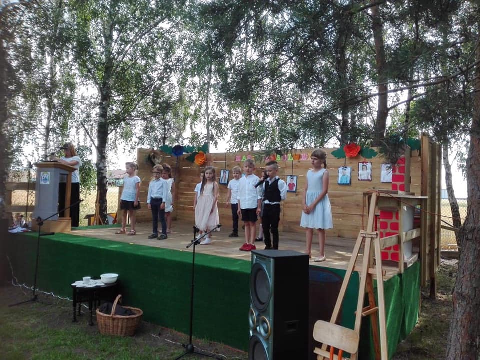 Uroczyste zakończenie u Małych Odkrywców w Piotrowicach