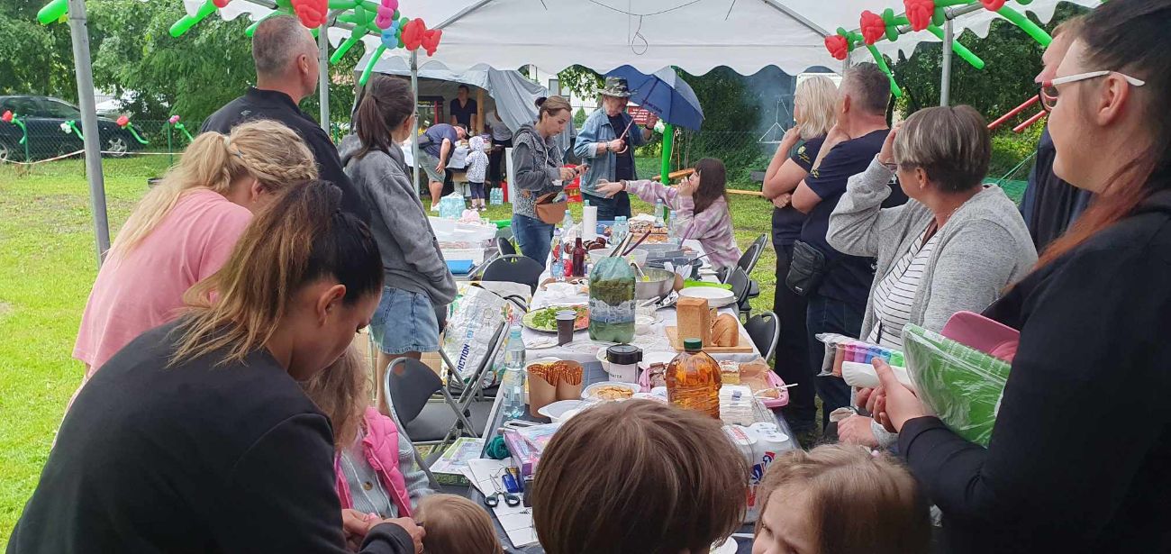 Pogoda im nie przeszkodziła. Świetna zabawa na Róży