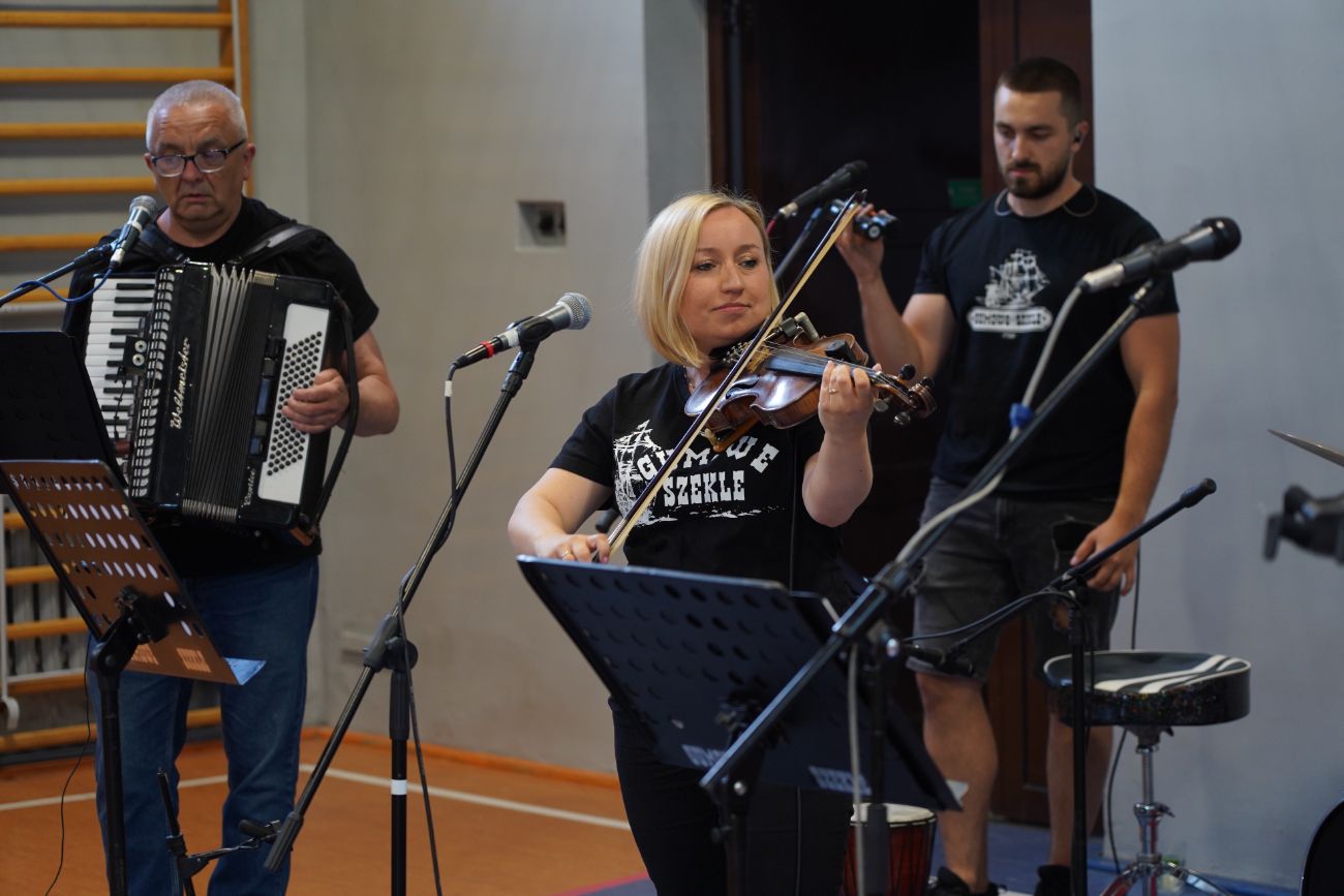 Rodzinnie w Jedynce. Zagrały Gumowe Szekle ZDJĘCIA