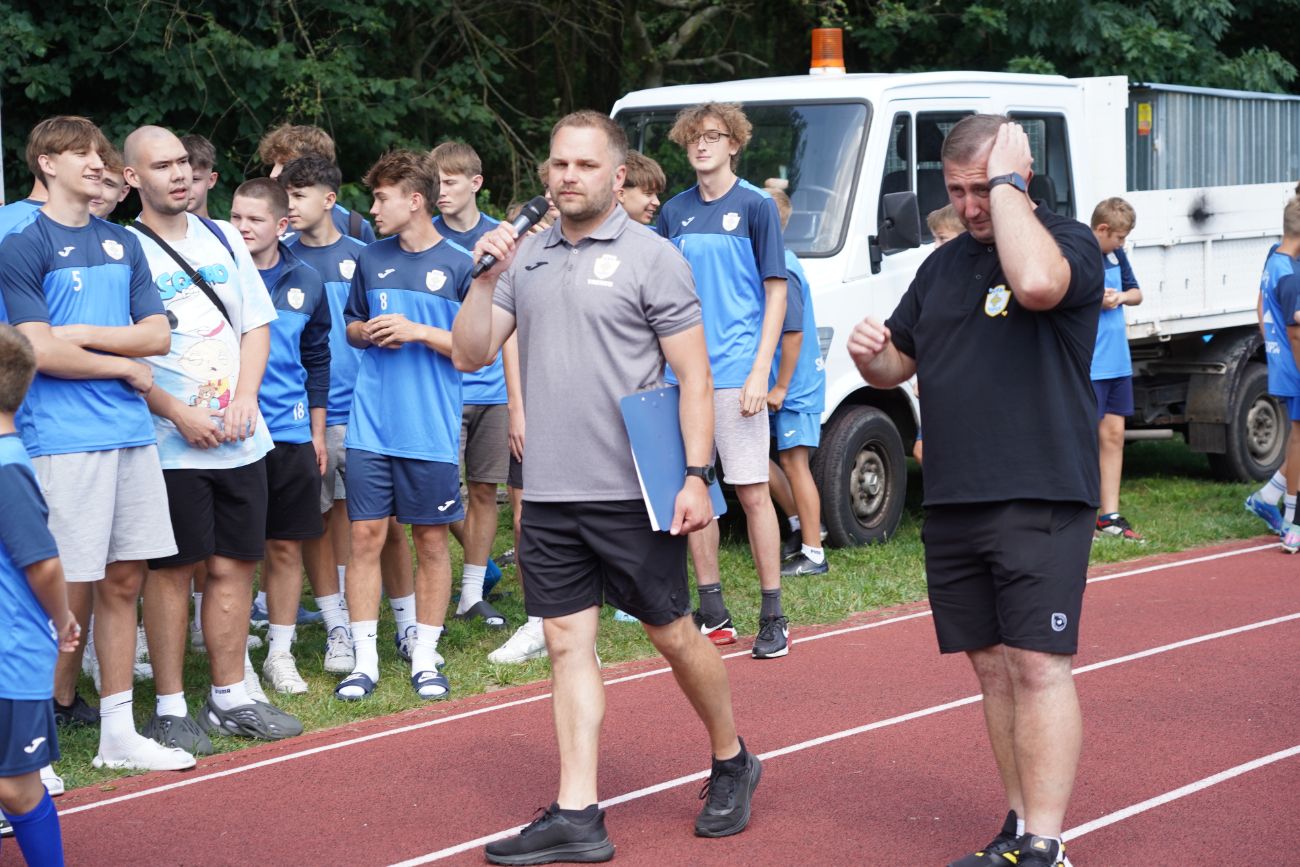 Świętują piłkarze i całe rodziny. Trwa piknik SKP