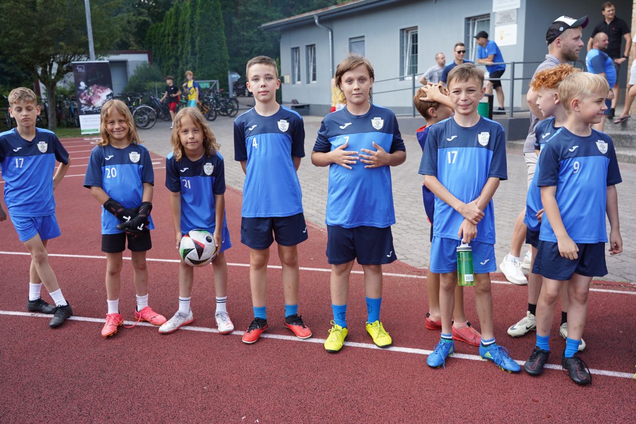 Świętują piłkarze i całe rodziny. Trwa piknik SKP