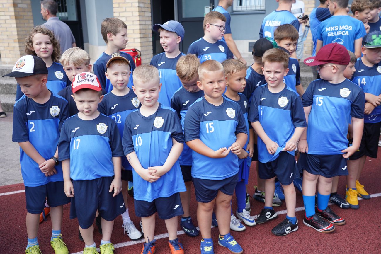 Świętują piłkarze i całe rodziny. Trwa piknik SKP