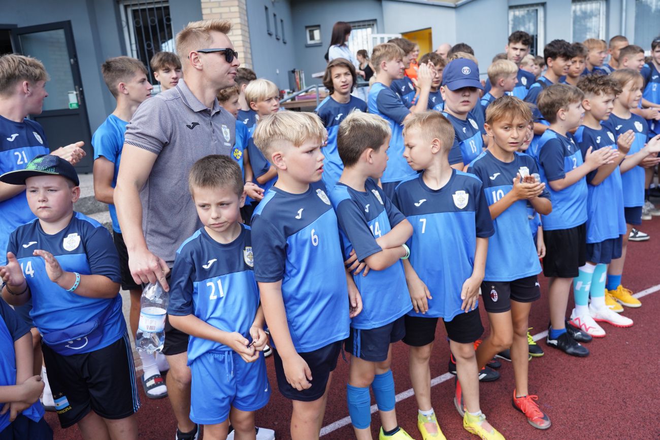 Świętują piłkarze i całe rodziny. Trwa piknik SKP